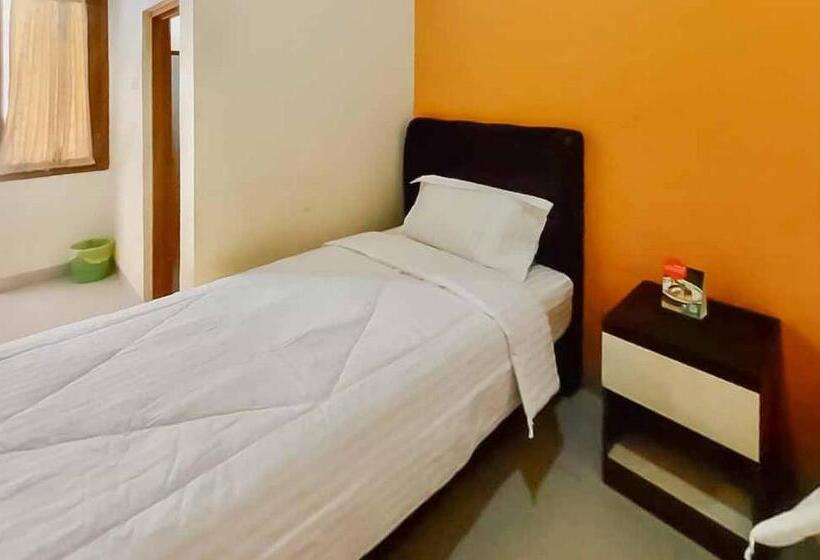 이코노미 룸, Reddoorz Syariah Plus Near Cirebon Super Block Mall 2