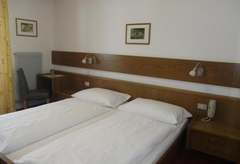 דירה בת חדר שינה 1 עם מרפסת, Pension Lahn