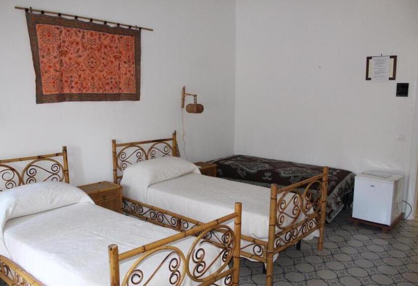 Номер Стандарт Трехместный, Villa Pedaci B&b
