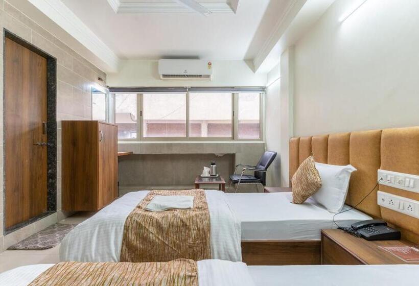 豪华房间, Sanmati