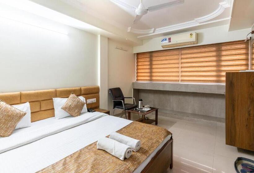 豪华房间, Sanmati