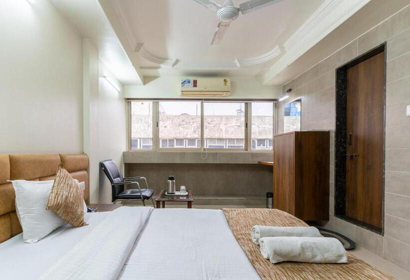 豪华房间, Sanmati