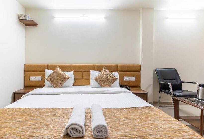 豪华房间, Sanmati