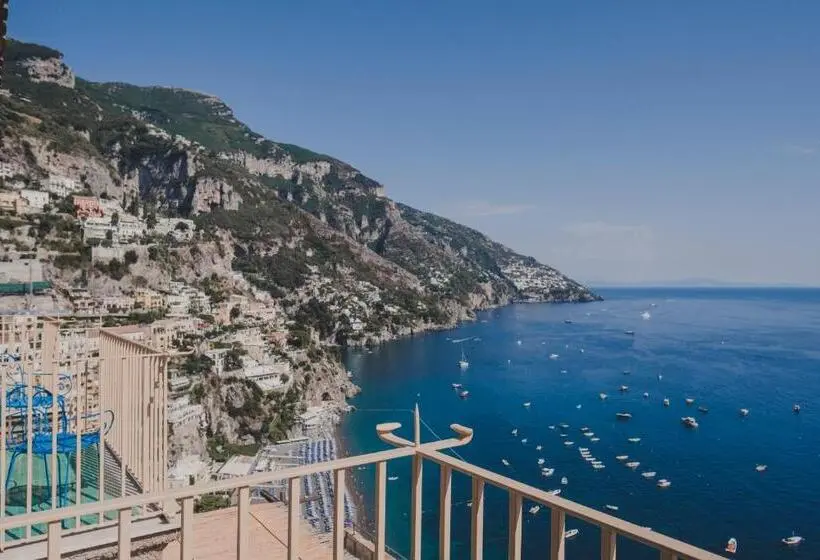 اتاق سوپریور با چشم‌انداز دریا, Villa Nettuno