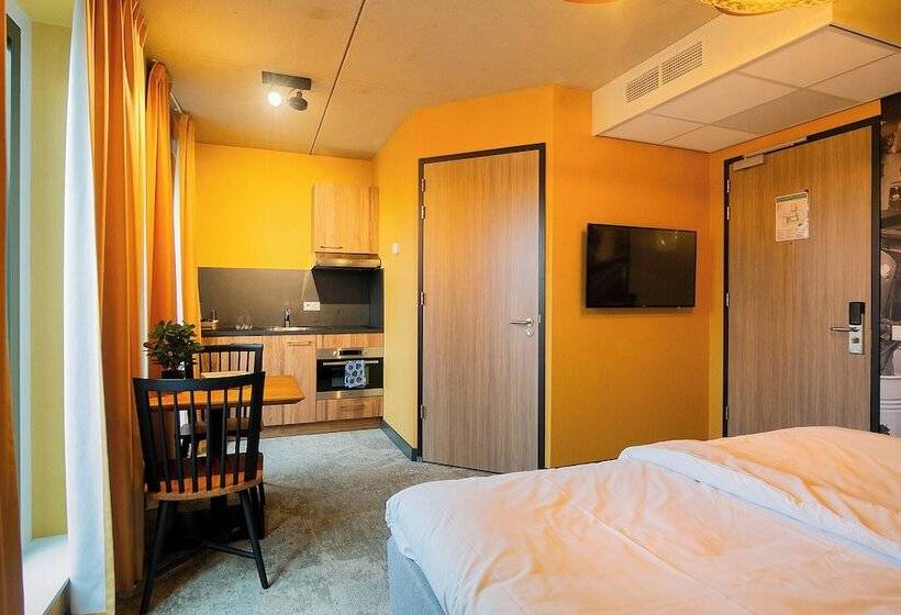 Studio Deluxe, Marktstad