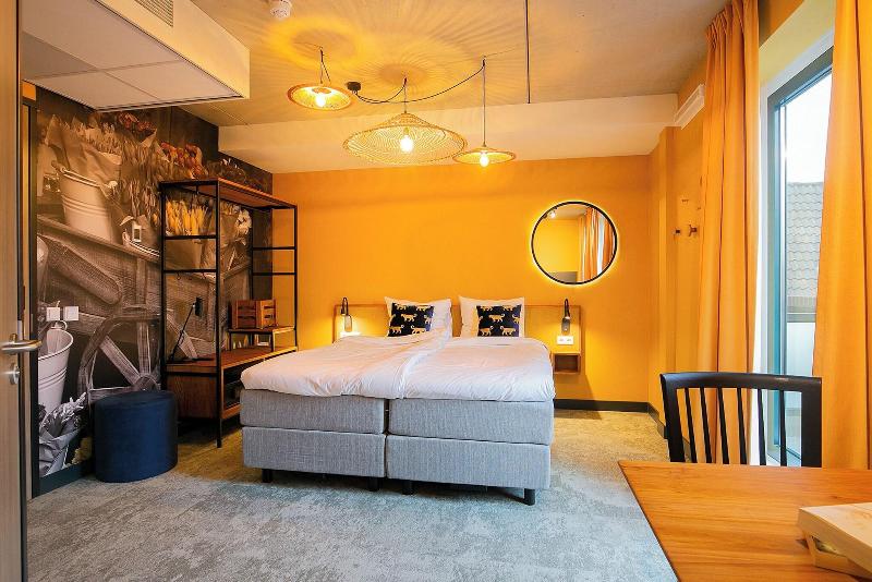 Studio Deluxe, Marktstad