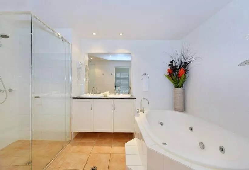 ویلای 1 خوابه, Cayman Villas Port Douglas