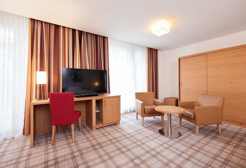 Четырехместный Номер Стандарт, Central City Hotel Rochat