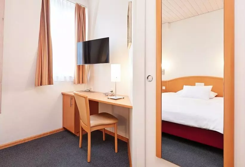 اتاق استاندارد یک نفره, Central City Hotel Rochat