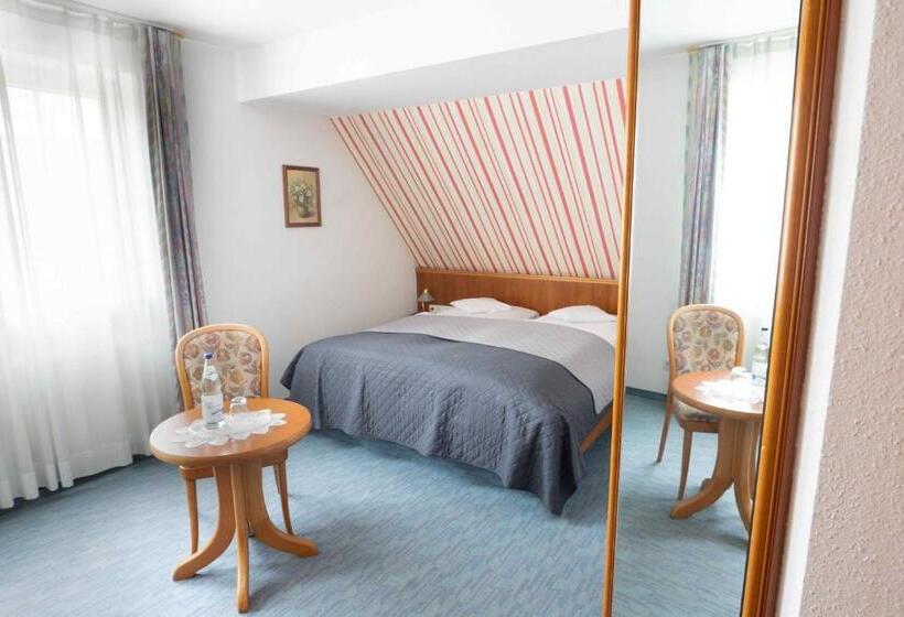 디럭스 룸, Garni Hotel Maselheimer Hof