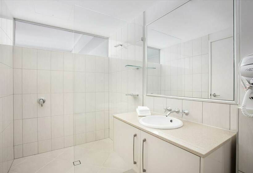 标准间, Mantra Trilogy