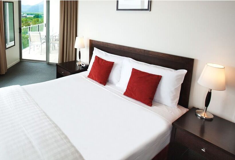 标准间, Mantra Trilogy