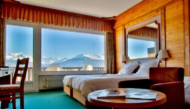 スタンダードトリプルルーム, Restaurant Le Mont Paisible, Cransmontana