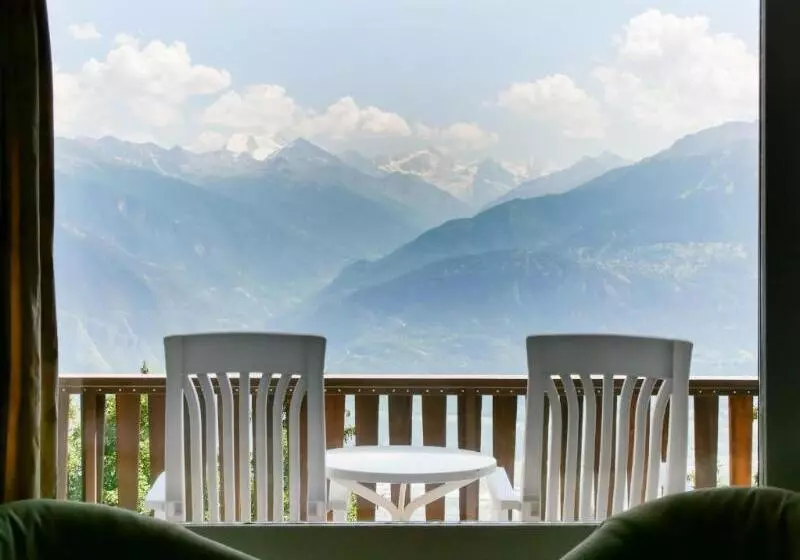 スタンダードトリプルルーム, Restaurant Le Mont Paisible, Cransmontana