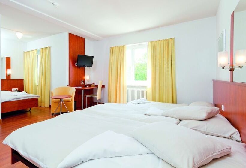 Номер Стандарт Трехместный, Sorell Hotel Sonnental