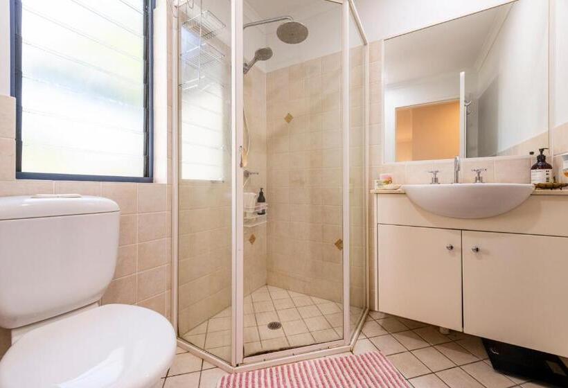 Superior 2-bedroom flat with sea view, The Cove Yamba