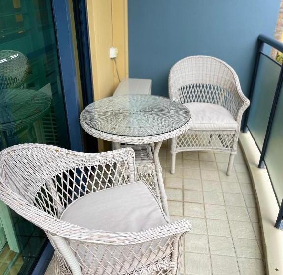 庭の見える1ベッドルームアパートメント, The Cove Yamba