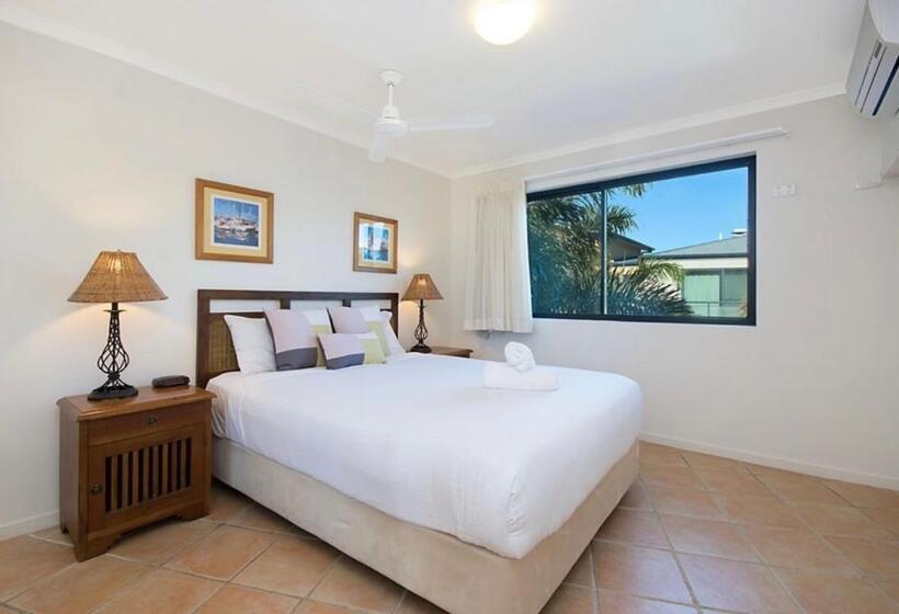 海の見える1ベッドルームアパートメント, The Cove Yamba