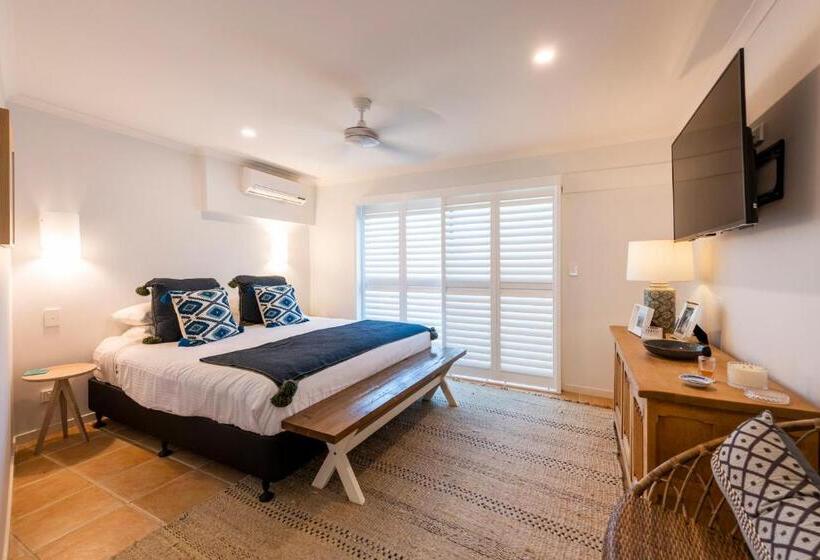 Superior 2-bedroom flat with sea view, The Cove Yamba