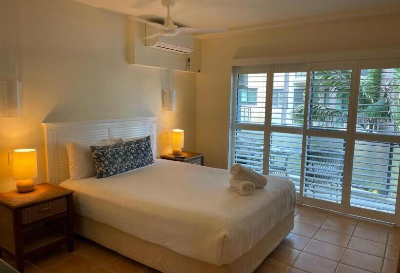 庭の見える1ベッドルームアパートメント, The Cove Yamba