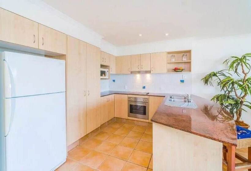 海の見える3ベッドルームアパートメント, The Cove Yamba