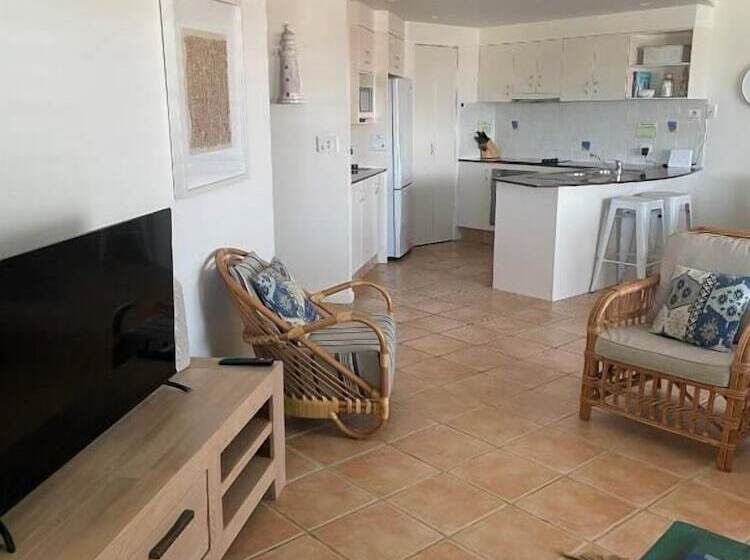 海の見える3ベッドルームアパートメント, The Cove Yamba