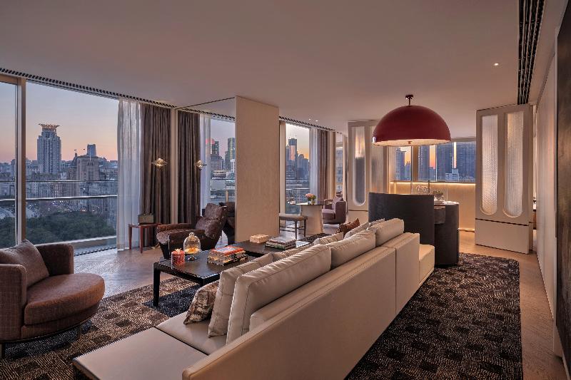 Suite, The Seagull on the Bund