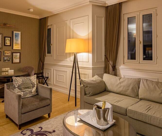 ロイヤルスイート, La Clef Louvre Paris By The Crest Collection