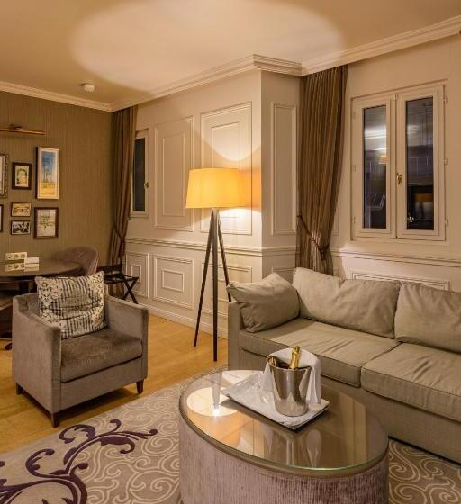 ロイヤルスイート, La Clef Louvre Paris By The Crest Collection
