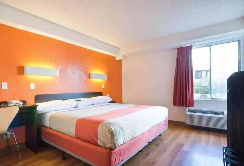 キングサイズベッドのスタンダードルーム, Motel 6springfield, Dc  Washington Southwest