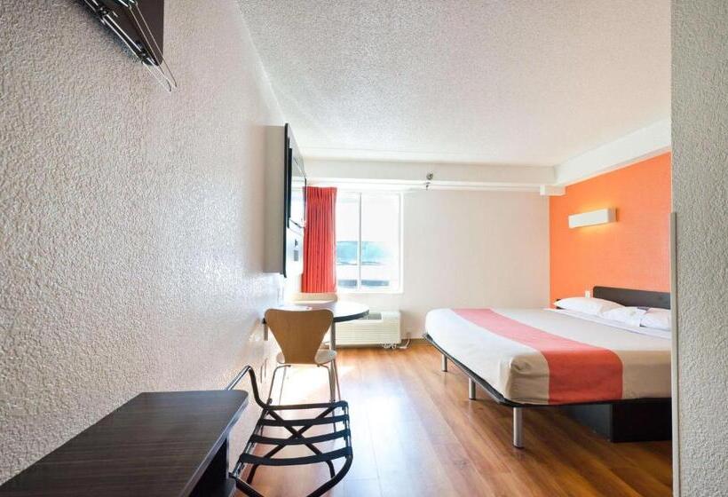 غرفة قياسية سرير كينج لذوى الإحتياجات الخاصة, Motel 6springfield, Dc  Washington Southwest