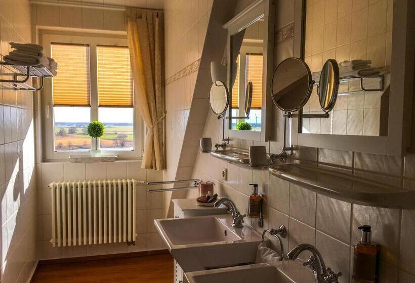 غرفة قياسية مطلّة علي النهر, Ringhotel Schloss Tangermünde