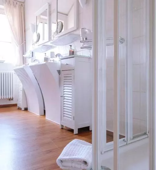 リバービュースタンダードルーム, Ringhotel Schloss Tangermünde