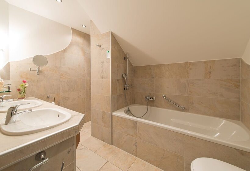 Quarto Quádruplo Standard, Silberkönig Schwarzwald Hotel & Restaurant Ring