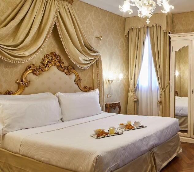 Standard Triple Room, Orsaria