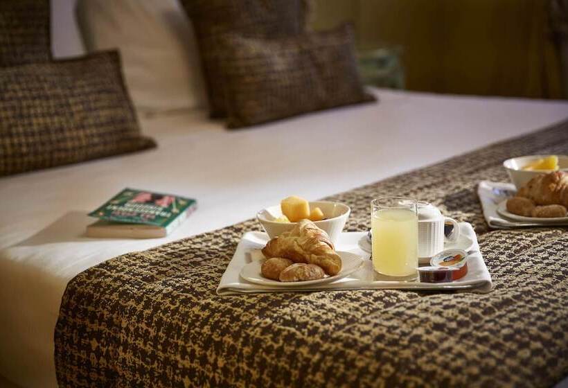 Standard Quadruple Room, Orsaria