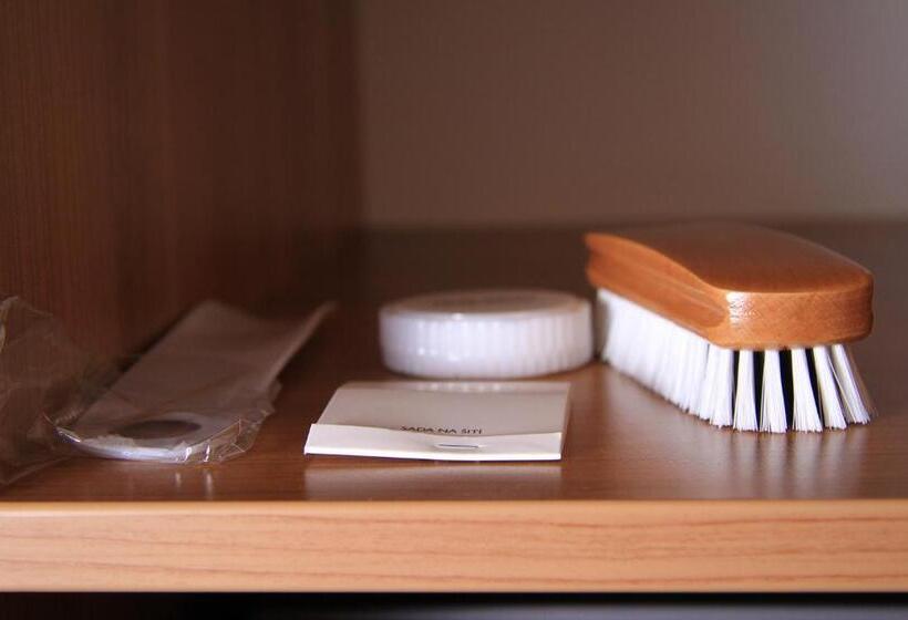 Quarto Estandar, Akcent