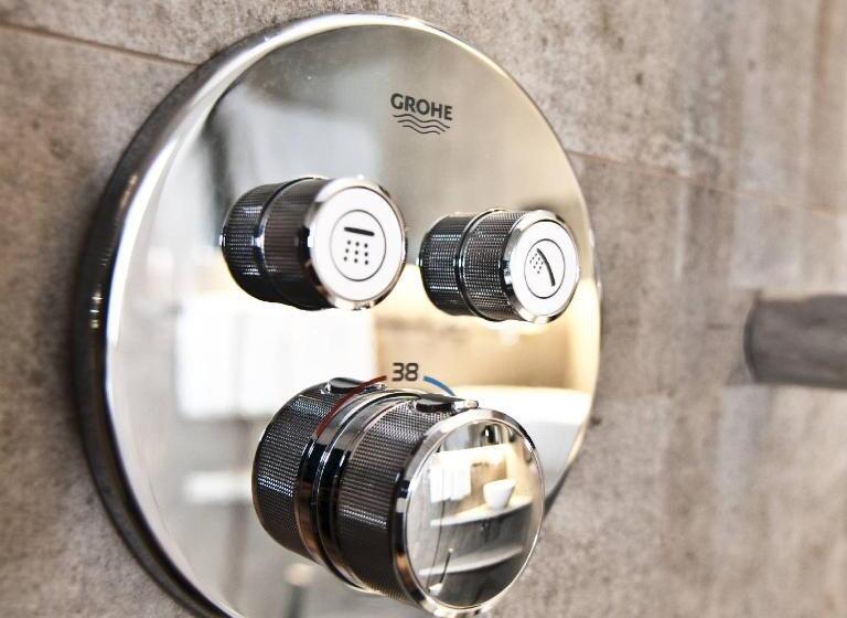 Quarto Estandar, Akcent