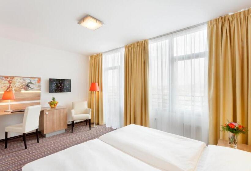 Quarto Estandar, Akcent