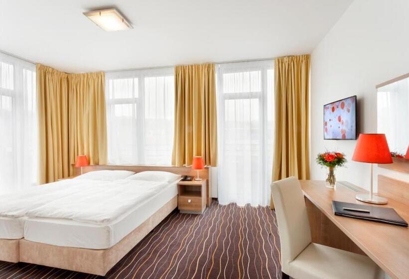 Quarto Estandar, Akcent