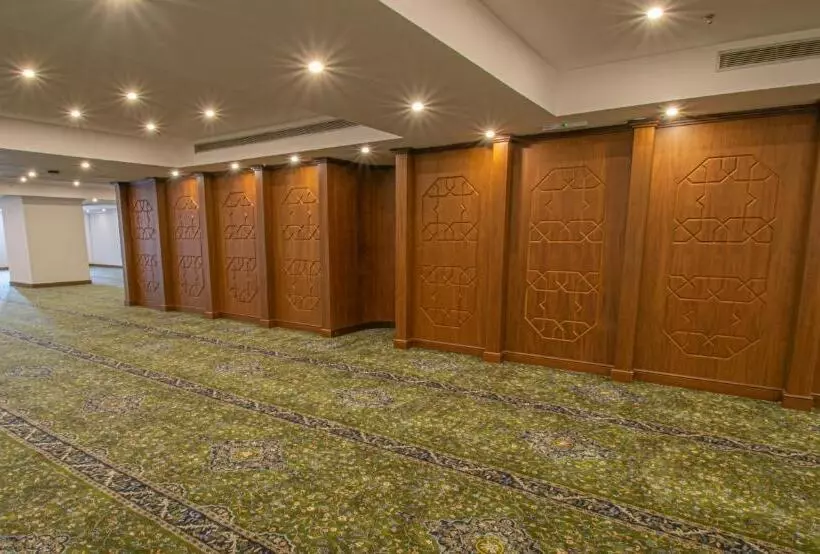 اتاق استاندارد سه نفره, Al Massa Grand