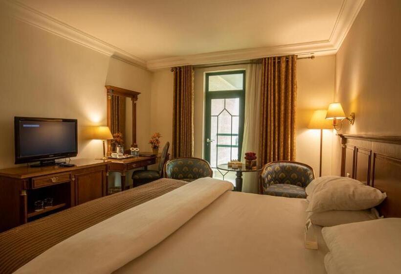 اتاق سوپریور, Bristol