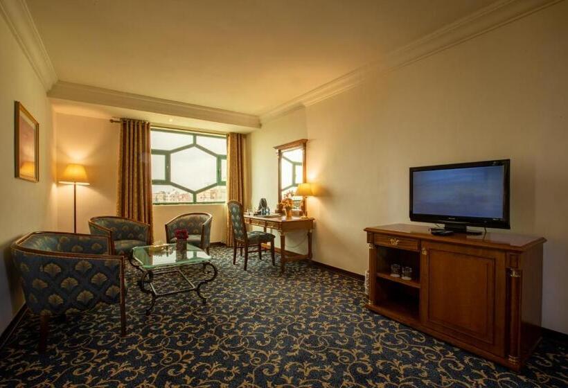 سوییت اجرایی, Bristol