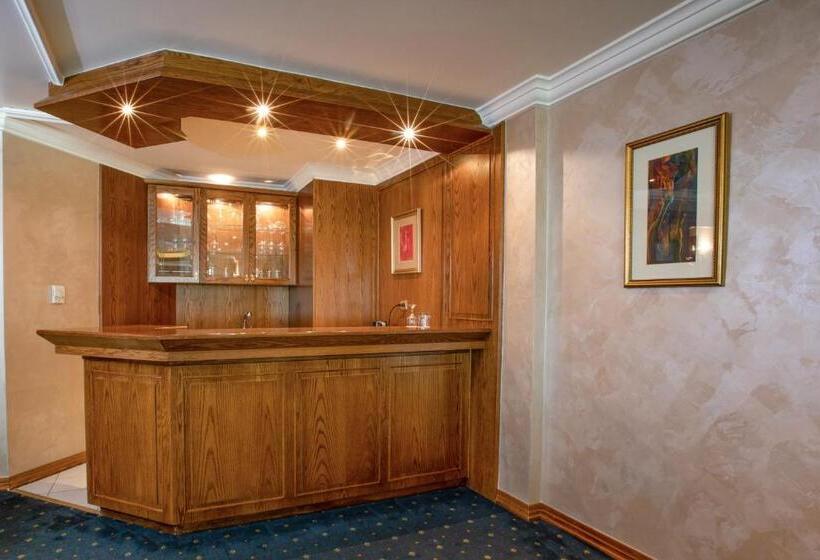 سوییت خانوادگی, Bristol