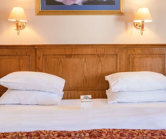 اتاق سوپریور, Bristol