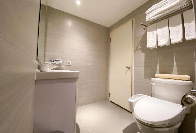 اتاق لوکس چهار تخته, Green World Triplebeds