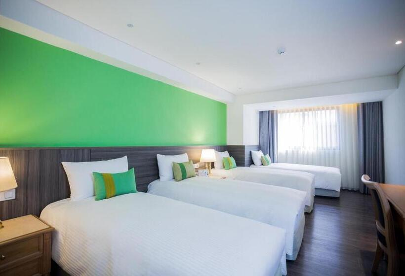 اتاق لوکس چهار تخته, Green World Triplebeds