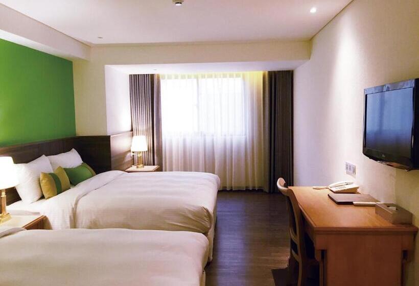 اتاق لوکس خانوادگی, Green World Triplebeds