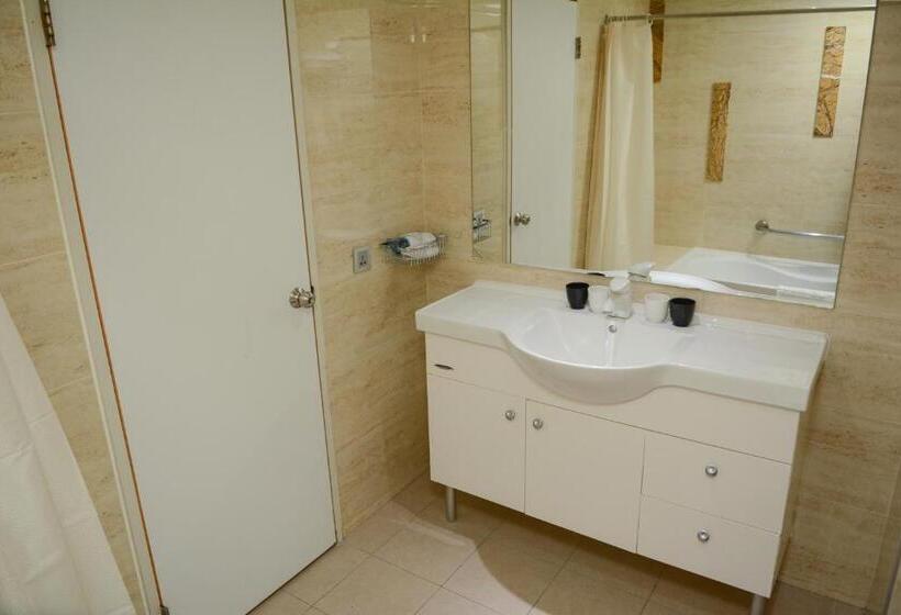 اتاق خانوادگی, Green World Triplebeds