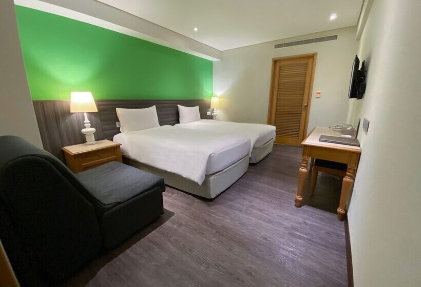 اتاق سوپریور, Green World Triplebeds